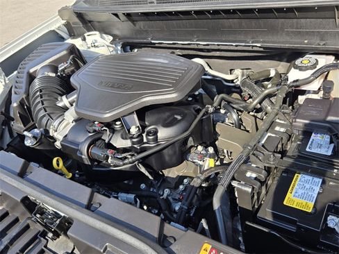 Used 2023 GMC Acadia AT4 w/ Technology Package image 17