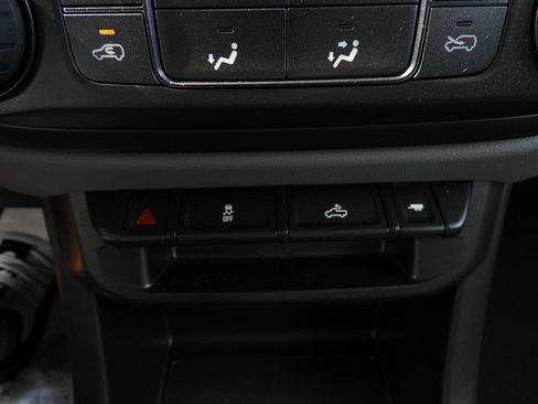 Used 2022 Chevrolet Colorado W/T w/ WT Convenience Package AWD/4WD image 43
