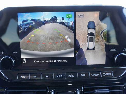 Used 2023 Nissan Pathfinder SL image 12