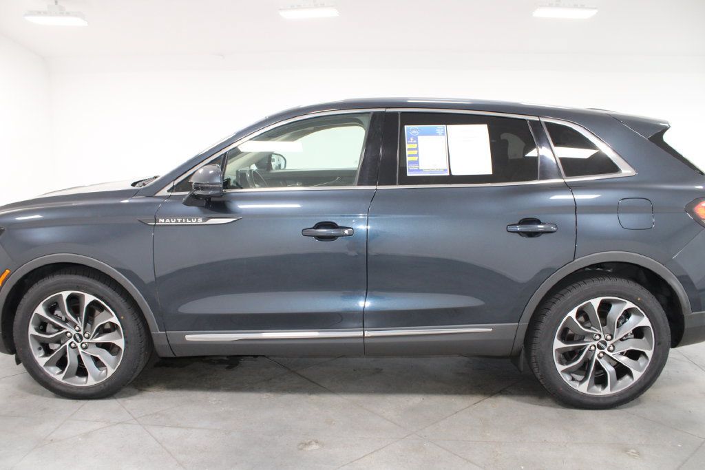 Used 2023 Lincoln Nautilus Reserve w/ Equipment Group 201A AWD/4WD image 6