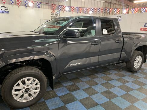 New 2026 Toyota Tacoma SR5 image 2