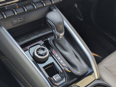 Certified 2025 Chevrolet Colorado ZR2 w/ Technology Package image 24