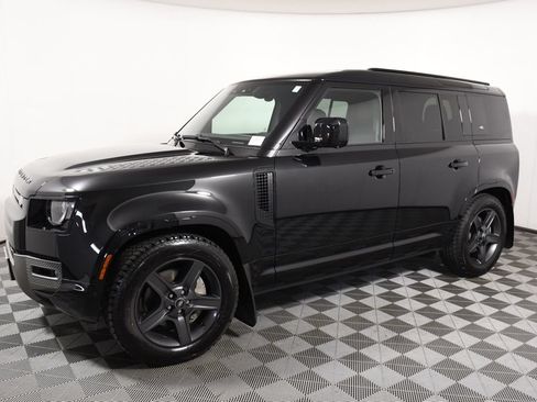 Used 2023 Land Rover Defender 110 X-Dynamic SE AWD/4WD image 2