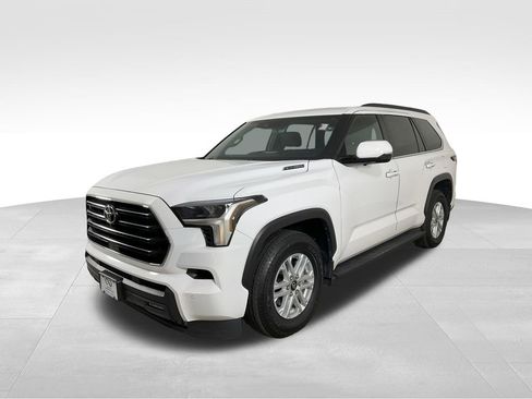 Certified 2025 Toyota Sequoia SR5 image 4