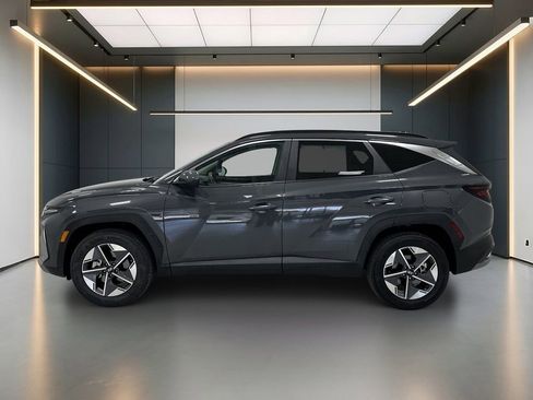 Certified 2025 Hyundai Tucson SEL AWD/4WD image 2