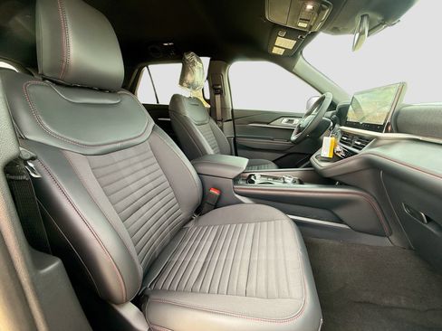 New 2026 Ford Explorer ST-Line w/ ST-Line Street Pack RWD image 38