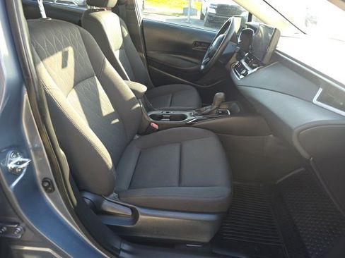 Used 2025 Toyota Corolla LE image 43