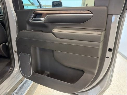 Used 2024 GMC Sierra 2500 SLT image 43