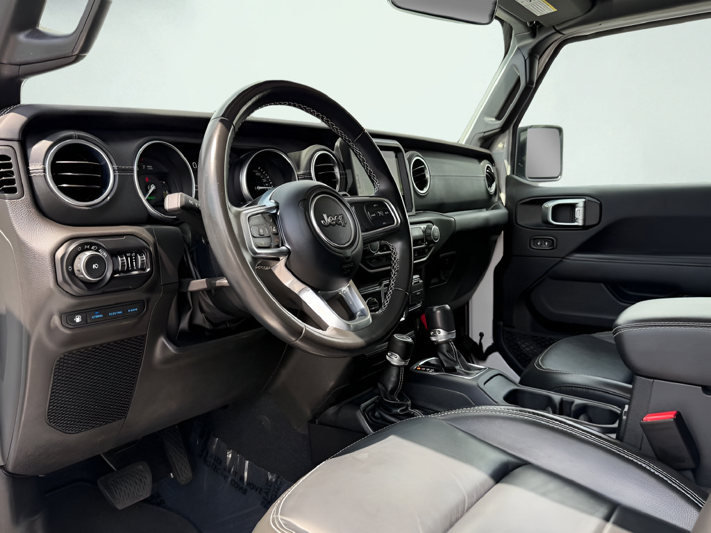 Used 2022 Jeep Wrangler Unlimited Sahara AWD/4WD image 34