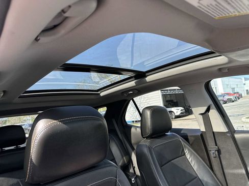 Used 2018 Chevrolet Equinox Premier image 17