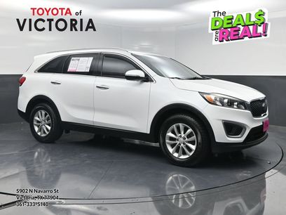 Used 2017 Kia Sorento LX w/ LX Convenience Package