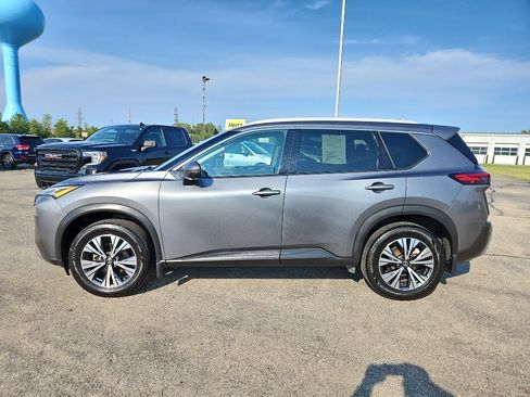 Used 2021 Nissan Rogue SV FWD image 1