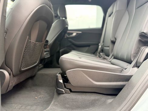 Certified 2025 Audi Q7 3.0T Premium Plus image 14