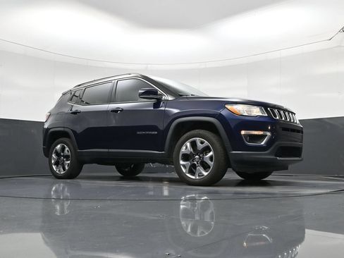 Used 2020 Jeep Compass Limited AWD/4WD image 17
