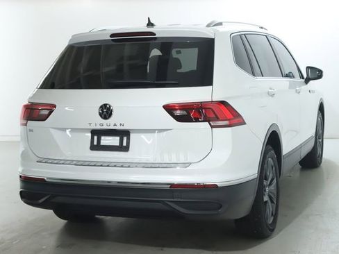 Used 2023 Volkswagen Tiguan SE w/ Panoramic Sunroof Package FWD image 48