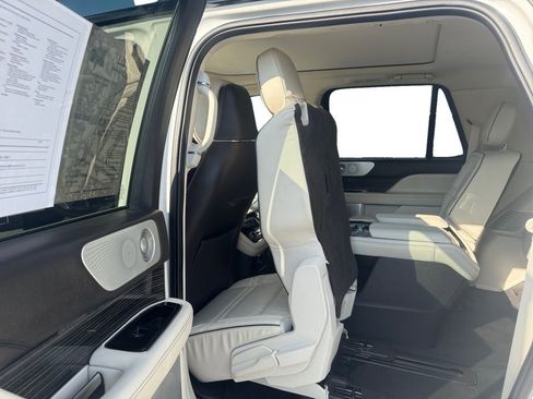 Used 2021 Lincoln Navigator L Black Label w/ Special Edition Package AWD/4WD image 18