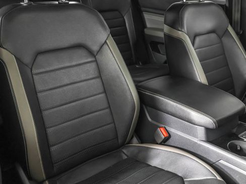 Used 2022 Volkswagen Atlas Cross Sport SEL Premium R-Line image 48