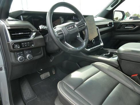 Used 2025 GMC Yukon Elevation w/ Technology Package AWD/4WD image 26