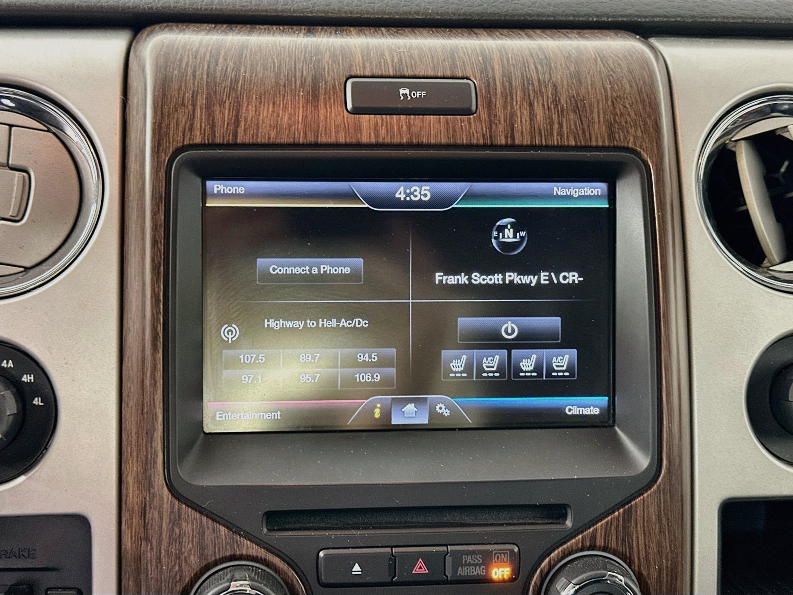 Used 2014 Ford F150 Lariat w/ Equipment Group 502A Luxury AWD/4WD image 13