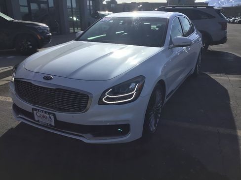 Used 2019 Kia K900 Luxury w/ VIP Package image 2
