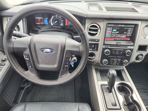 Used 2015 Ford Expedition EL XLT w/ Equipment Group 202A RWD image 11