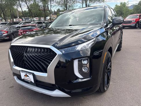 Used 2022 Hyundai Palisade Limited w/ Cargo Package AWD/4WD image 3