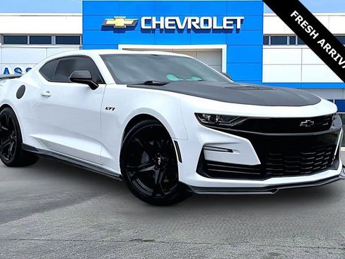 Used 2022 Chevrolet Camaro LT RWD image 1