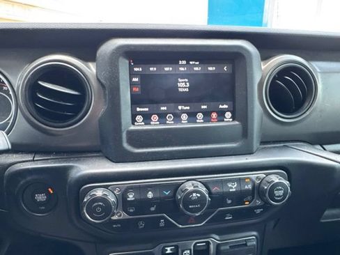 Used 2022 Jeep Wrangler Unlimited Sport AWD/4WD image 13