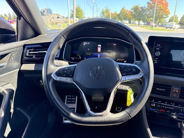 Used 2025 Volkswagen Jetta Sport FWD image 19
