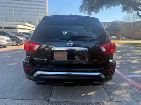 Used 2019 Nissan Pathfinder SL FWD image 5