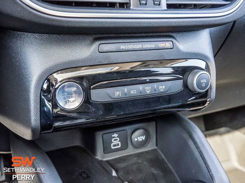 Used 2024 Ford Escape SE w/ PHEV Premium Package image 4