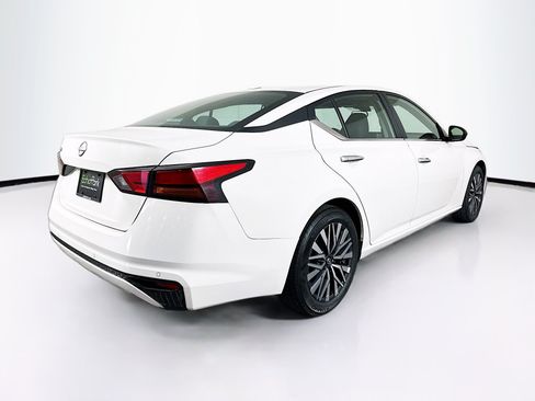 Used 2025 Nissan Altima 2.5 SV FWD image 9