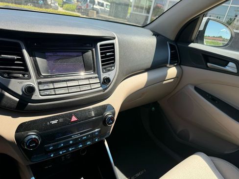 Used 2017 Hyundai Tucson Value AWD/4WD image 17