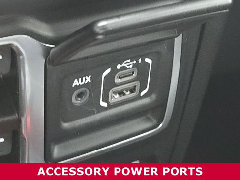 Used 2021 Jeep Wrangler Unlimited Sahara image 2