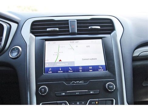 Used 2020 Ford Fusion SE image 21