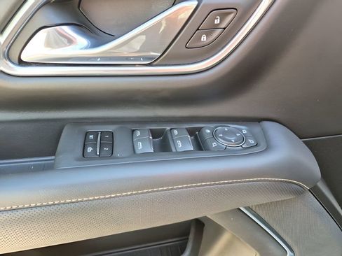 Used 2021 Chevrolet Suburban Premier w/ Premium Package image 28