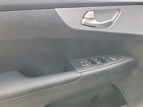 Used 2023 Kia Forte LXS image 15