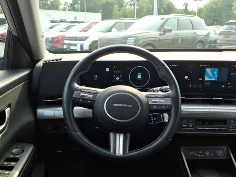 Certified 2024 Hyundai Kona Limited FWD image 19