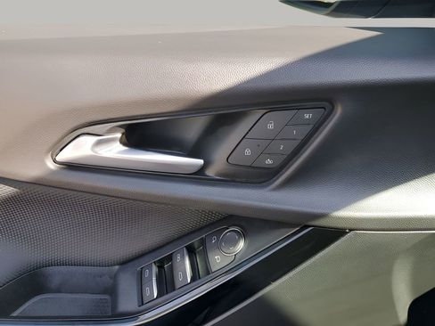 Used 2025 Chevrolet Equinox RS w/ Safety and Technology Package image 27