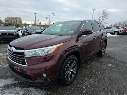 Used 2016 Toyota Highlander XLE image 5