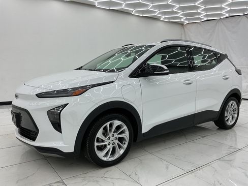 Used 2022 Chevrolet Bolt EUV LT w/ Driver Confidence Package FWD image 6