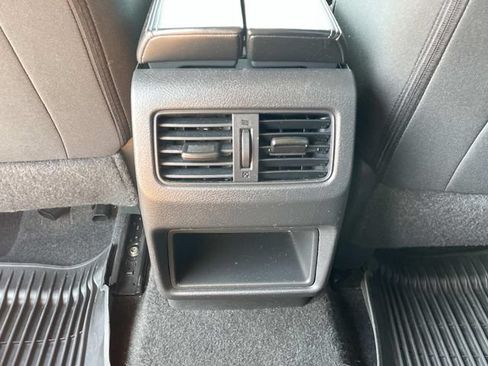 Used 2023 Nissan Rogue S FWD image 10