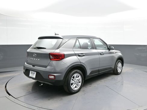 Used 2023 Hyundai Venue SE w/ Cargo Package image 6