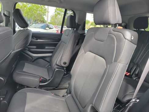 Used 2023 Jeep Grand Cherokee L Laredo AWD/4WD image 14