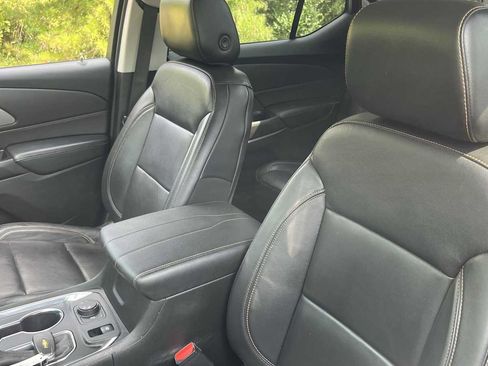 Used 2019 Chevrolet Traverse LT w/ LT Premium Package AWD/4WD image 29