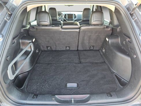 Used 2018 Jeep Cherokee Trailhawk image 23