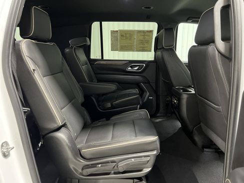 Used 2023 Chevrolet Suburban Premier image 28
