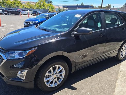 Used 2021 Chevrolet Equinox LS AWD/4WD image 1