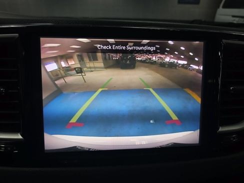 Used 2022 Chrysler Pacifica Touring-L FWD image 18