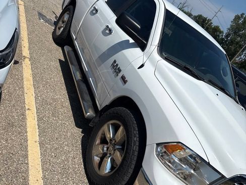 Used 2015 RAM 1500 Big Horn RWD image 9